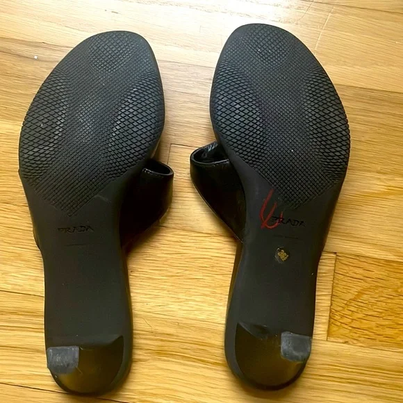 Black leather Prada sandals - lightly worn - Picture 6 of 6